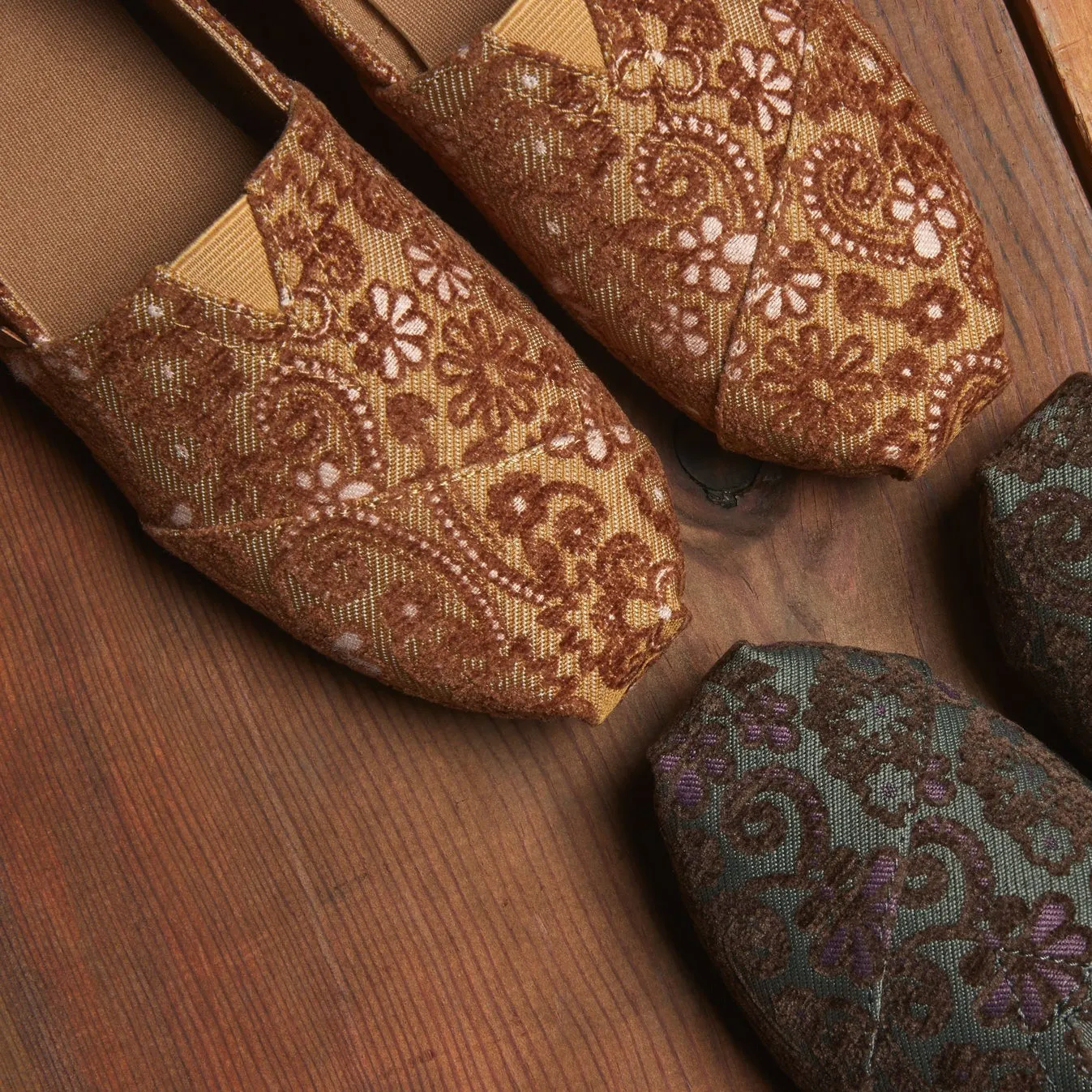 Classic Alpargata Golden Honey Floral Brocade