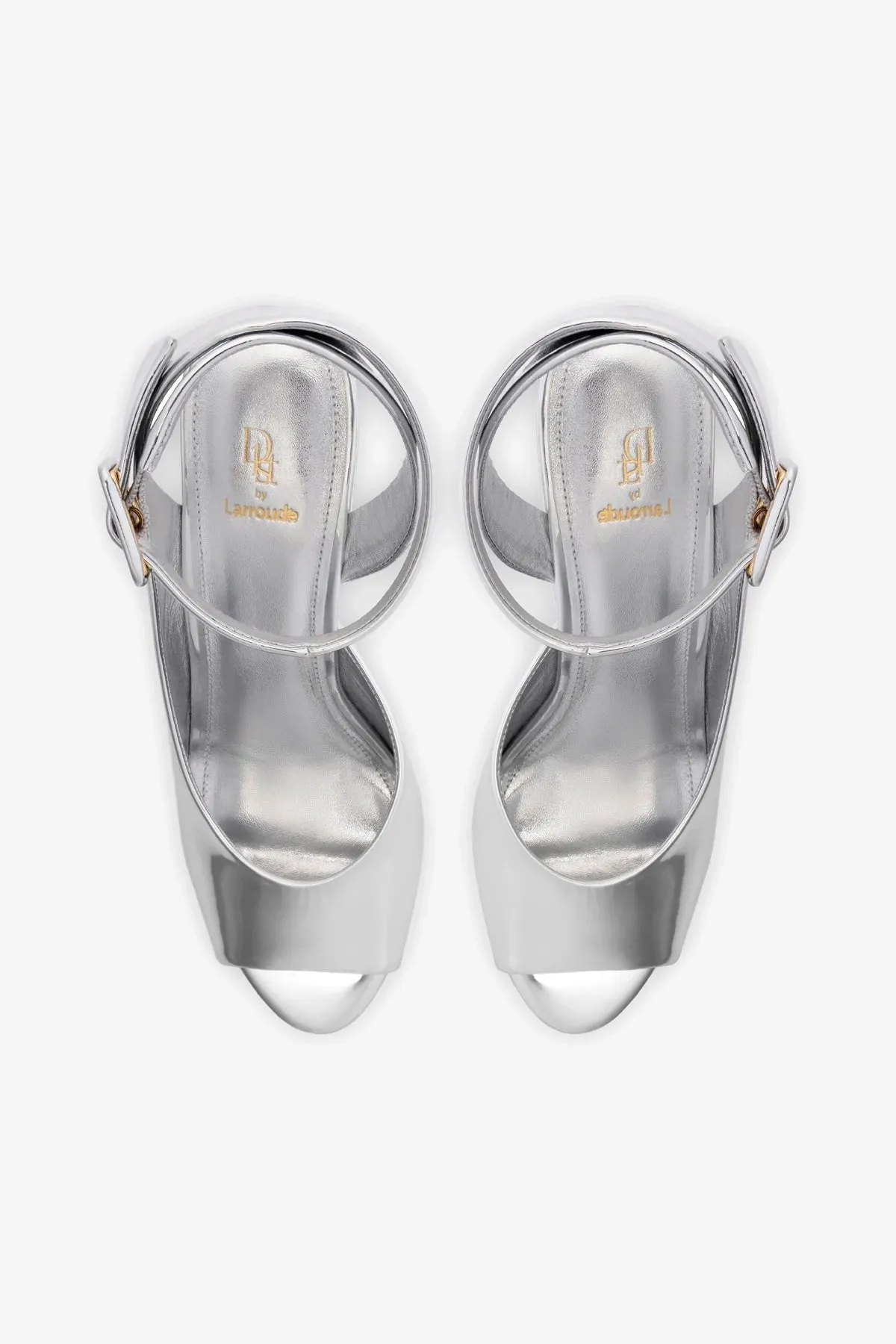 Deena By Larroudé Wedge Sandal In Silver Specchio