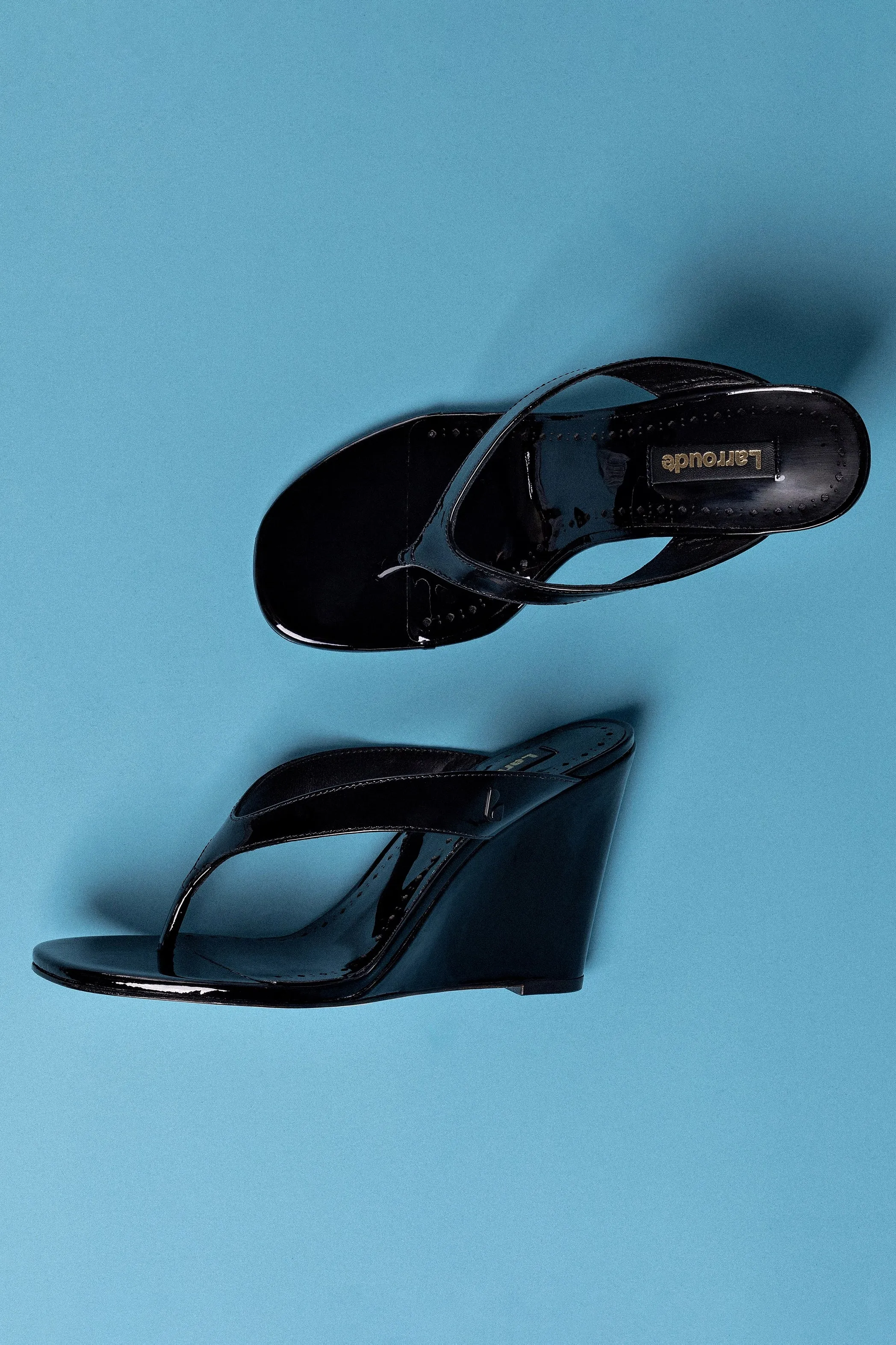 Gaia Wedge Sandal In Black Leather