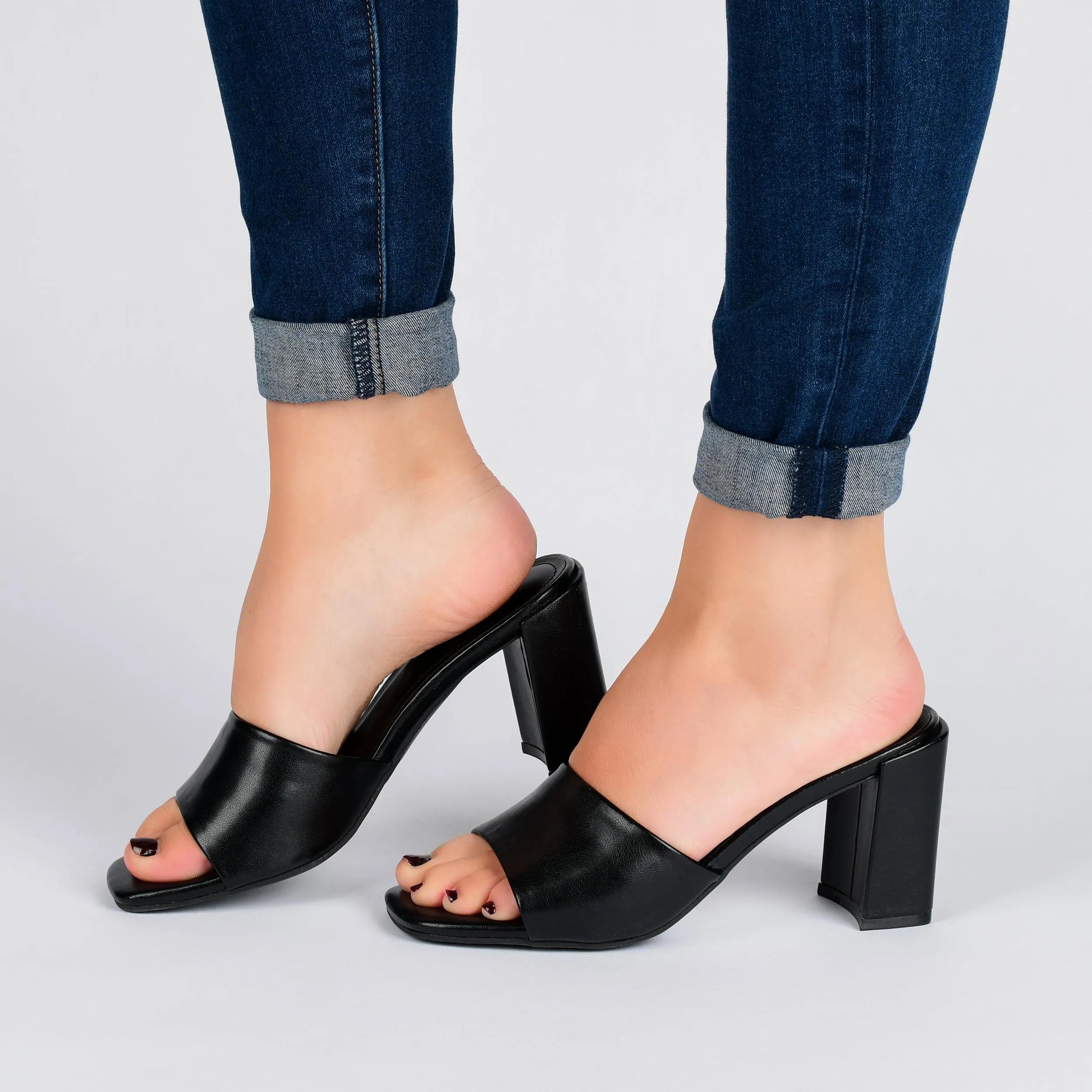 Journee Collection Women's Alisia Pump