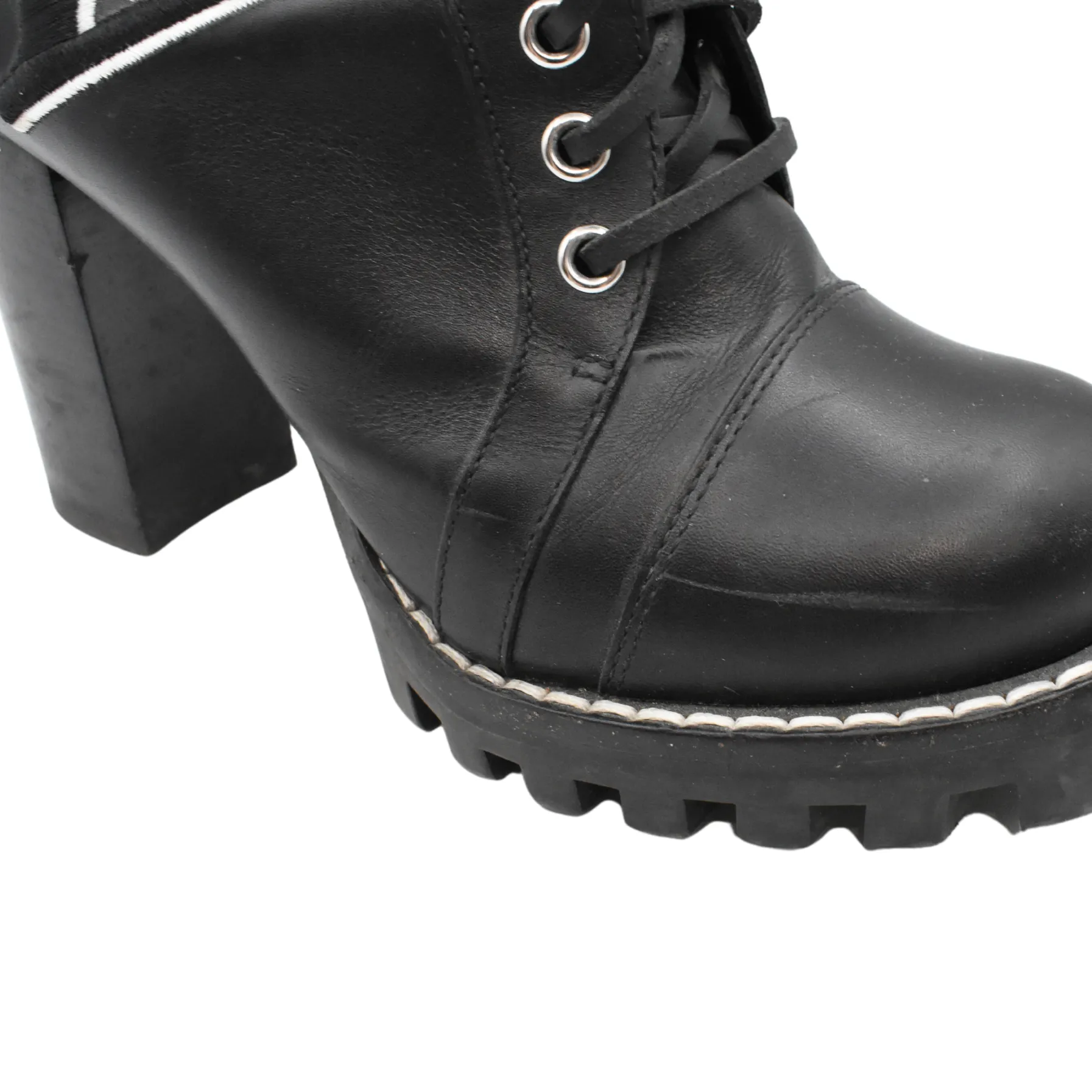 LOUIS VUITTON Black SIZE 39.5 Boots
