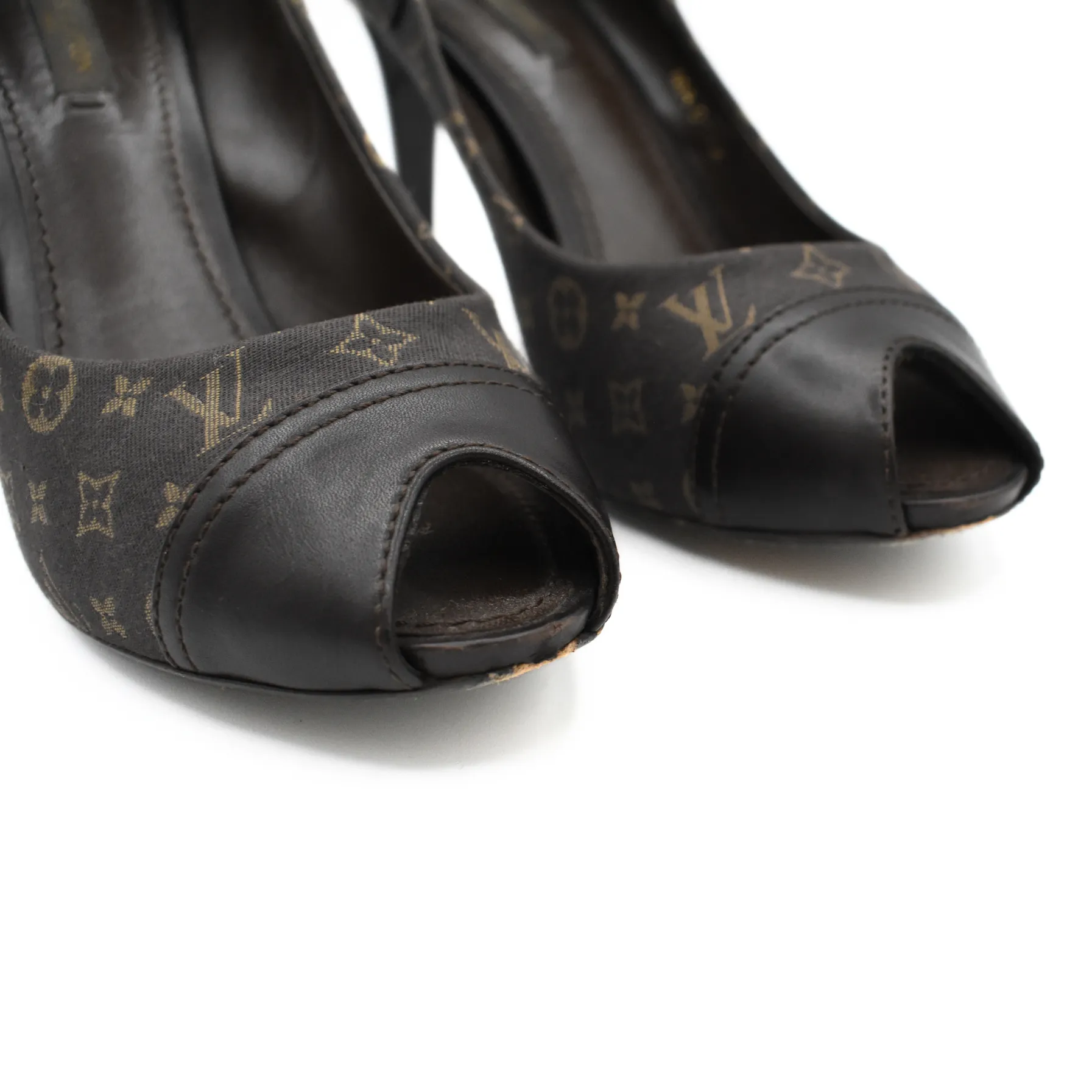 Louis Vuitton Monogram Pumps - Women's 38