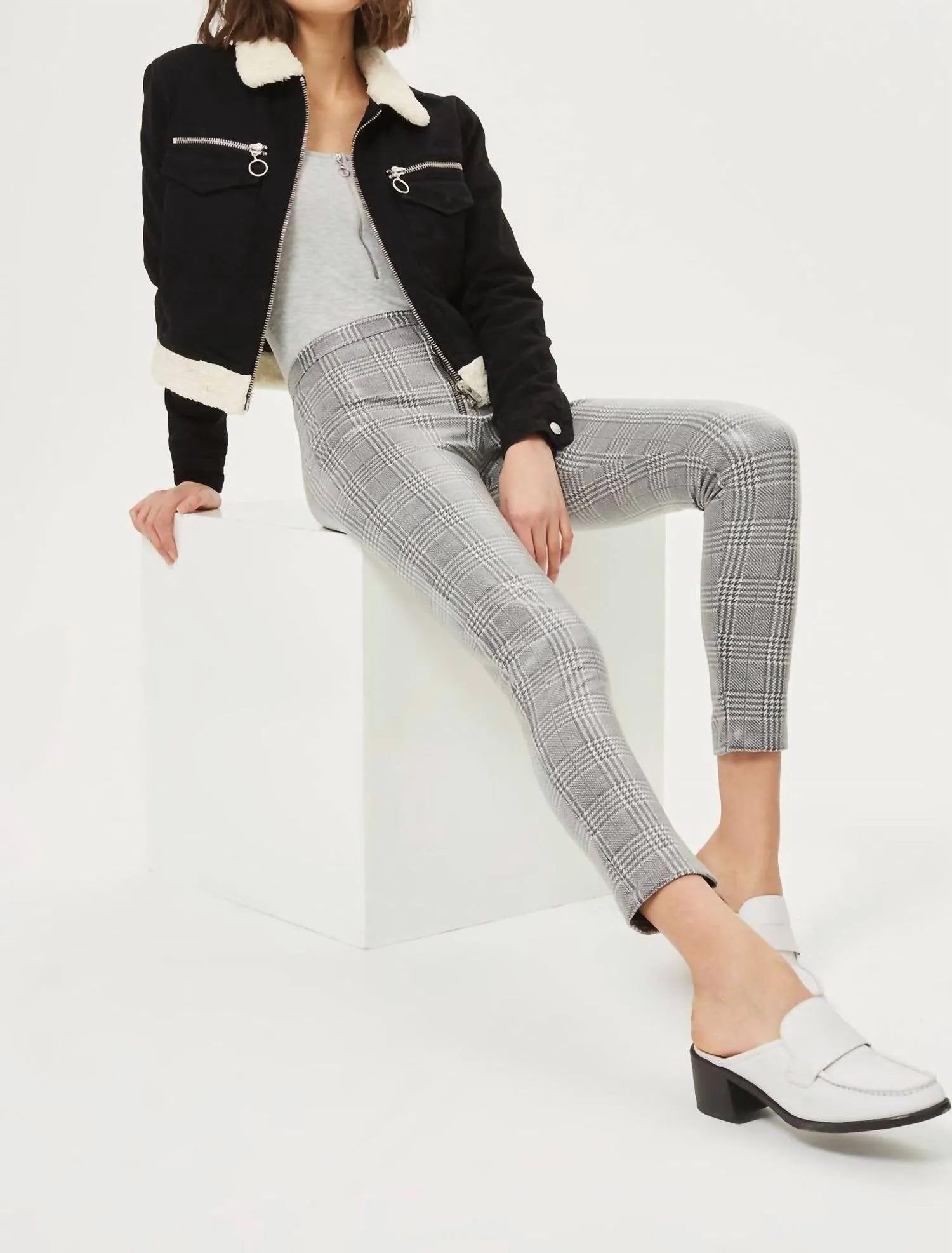 Prince Of Wales Coated Houndstooth Zip Treggings In Black/white