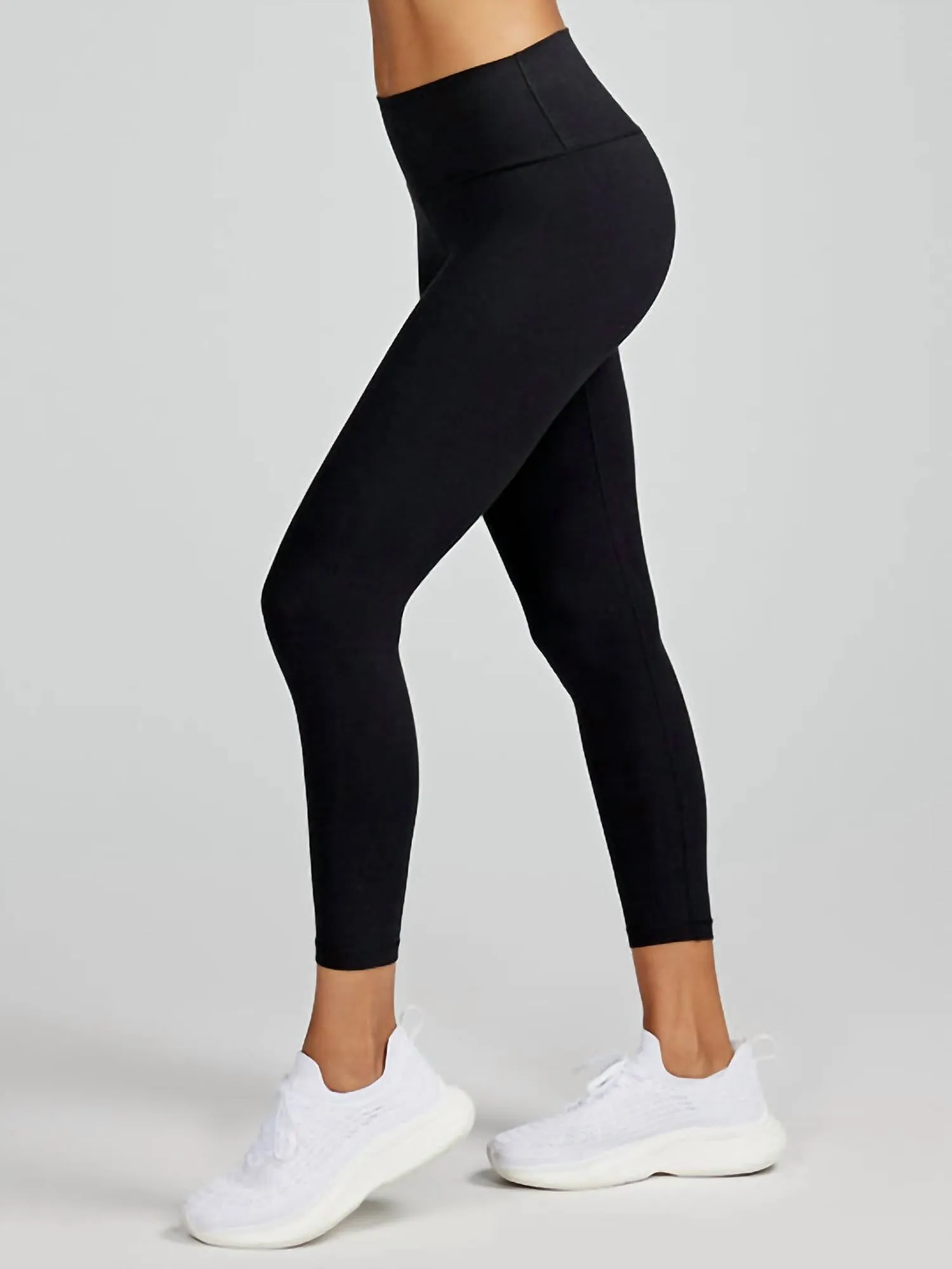 Women's 7/8 Leggings In Black