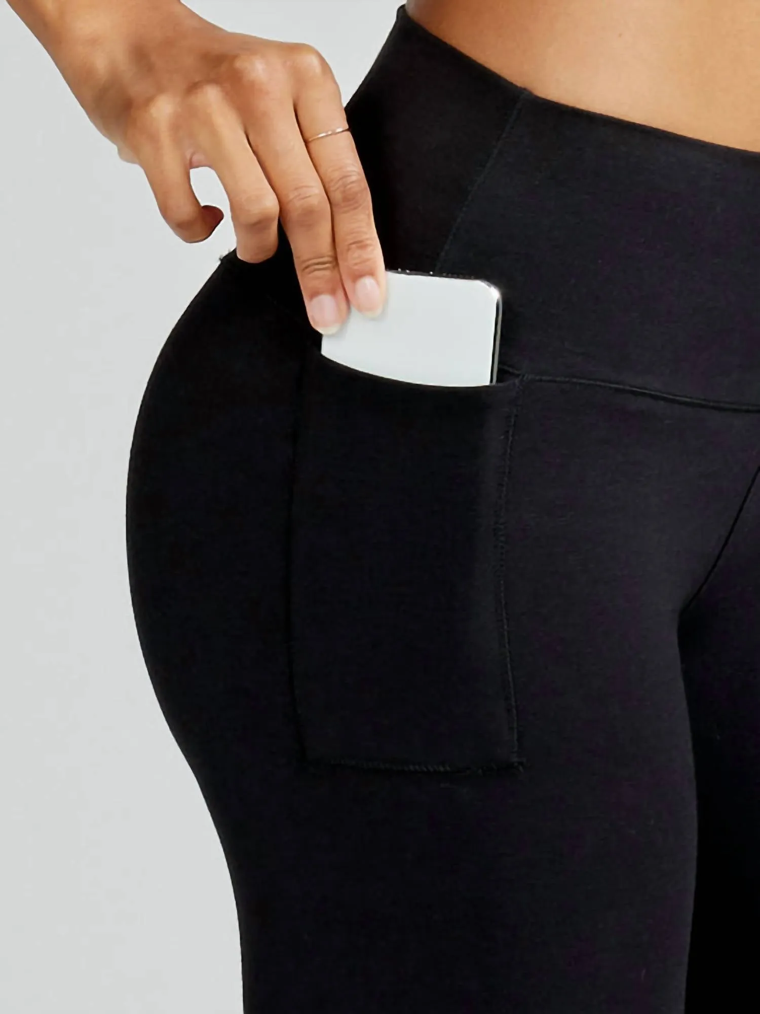 Women's 7/8 Leggings In Black