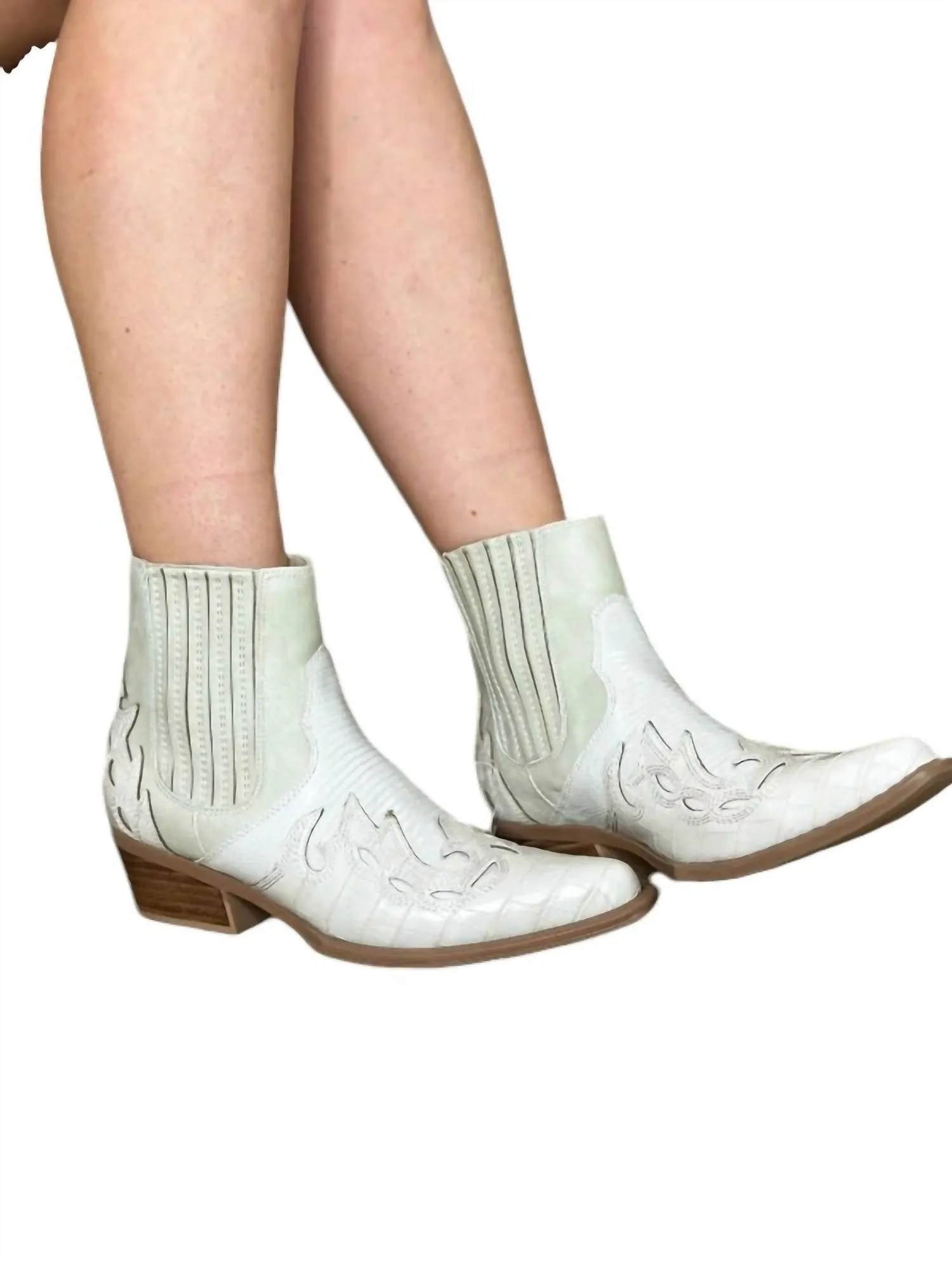 Women's Coconuts Milo Western Boots In Ivory