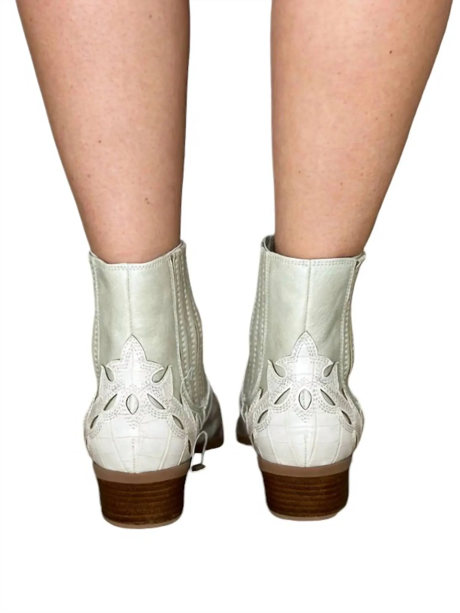 Women's Coconuts Milo Western Boots In Ivory