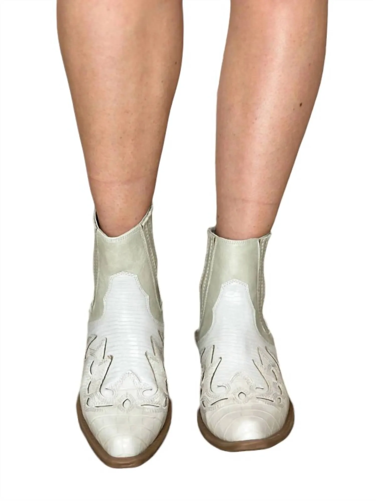 Women's Coconuts Milo Western Boots In Ivory